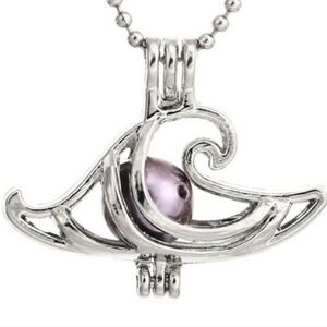 NWOT Fun Pearl Pendant